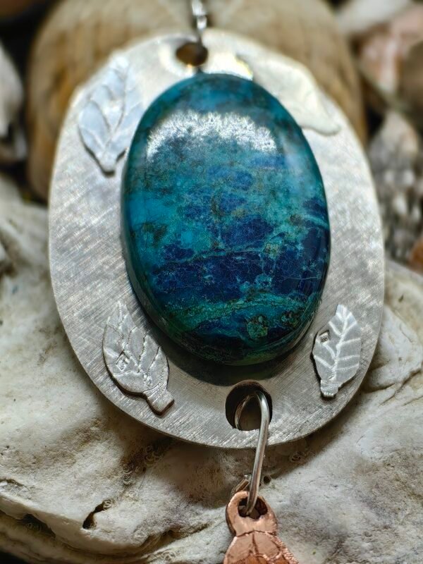 Pendentif Terre océanique en argent et cuivre, shattuckite, inspiré par la mer méditéranée, la nature, fait main en France, éthique, écoresponsable