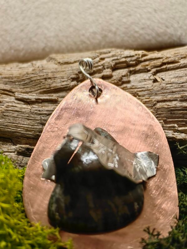 🌿✨ Secret de la Forêt : Pendentif unique en argent, cuivre et émeraude, fait main en France. Éthique, recyclé et hypoallergénique, inspiré par les pinèdes méditerranéennes. 🌳💍