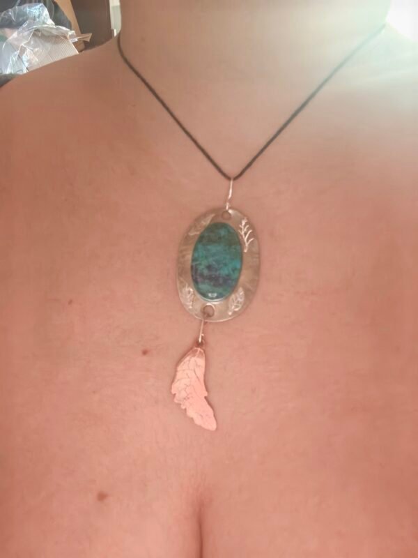 Pendentif Terre océanique en argent et cuivre, shattuckite, inspiré par la mer méditéranée, la nature, fait main en France, éthique, écoresponsable