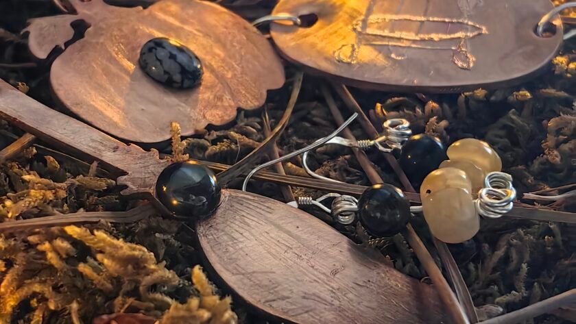 Vue d'ensemble de présentation de la collection éphémère d'automne 2024 "Les symboles de Samhain"